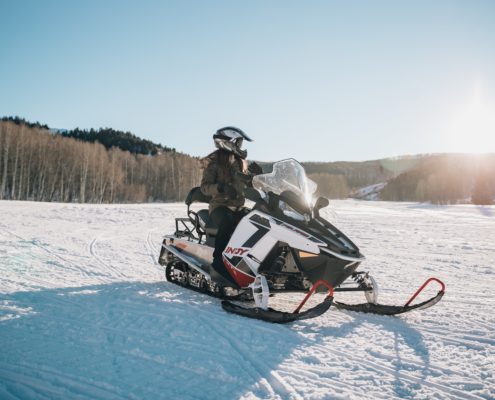 spencer-davis-_Wmr8-Qu2PQ-unsplash Motoneige-Activité-Courchevel 1850